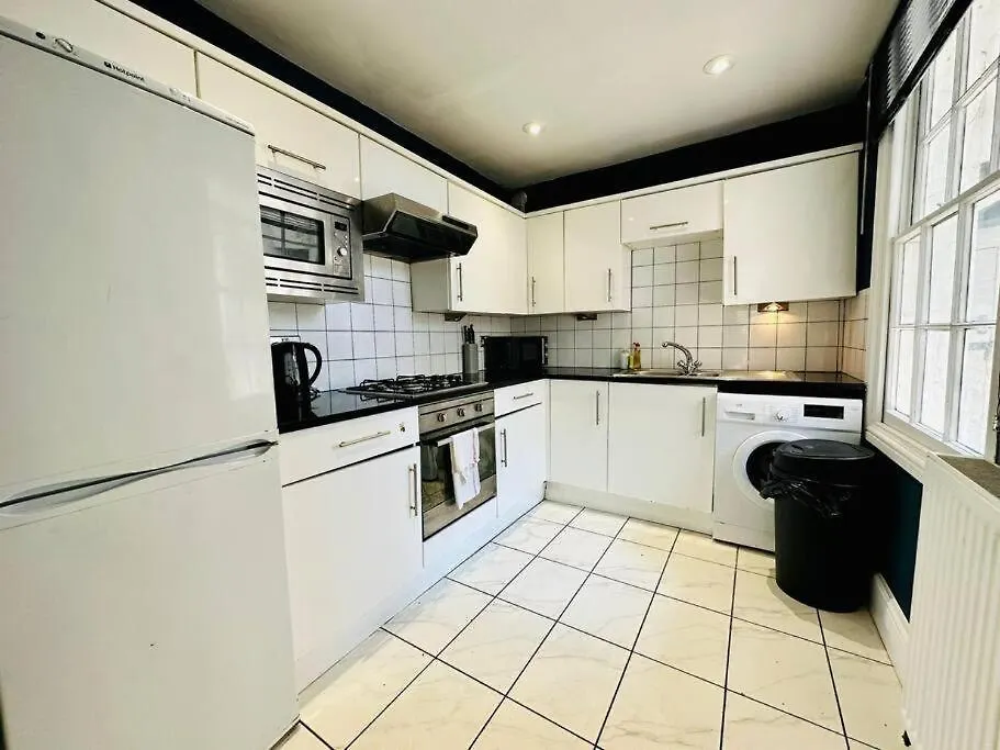 Resturday Central 5 Bedrooms Bn1115Upp Brighton 0*,
