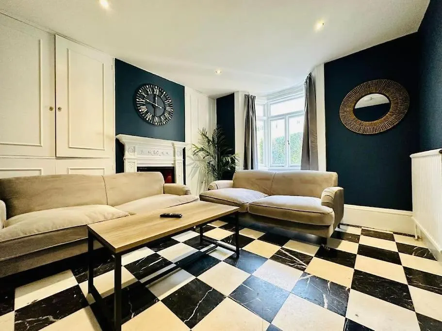 Resturday Central 5 Bedrooms Bn1115Upp Brighton